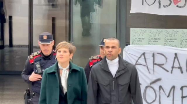 V体育下载-阿尔维斯提交保释金暂时获释 已被羁押14个月